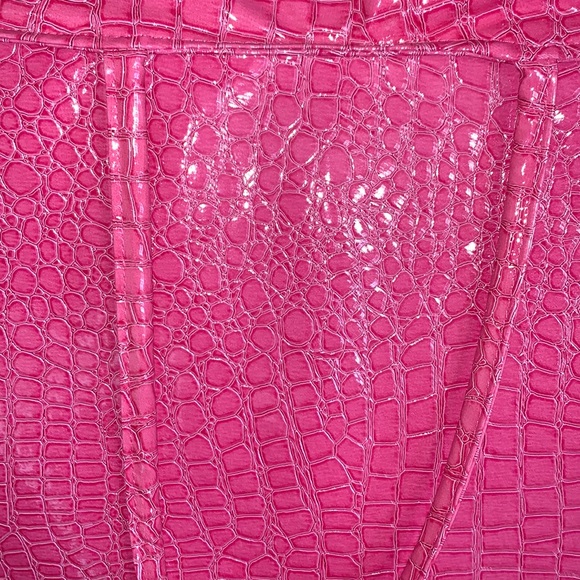 Pink cooler bag used 1 time no rips or holes - Picture 2 of 4